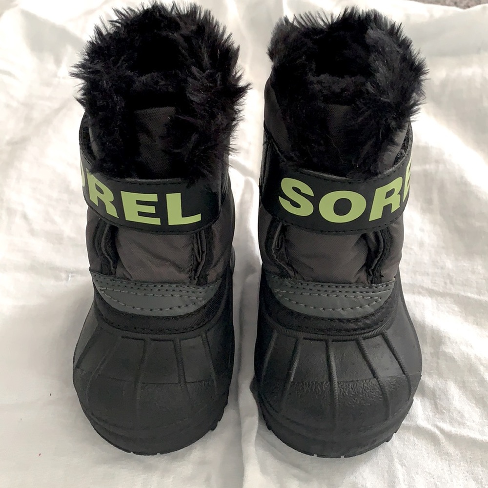 Black Sorel Snow boots, sz toddler 4